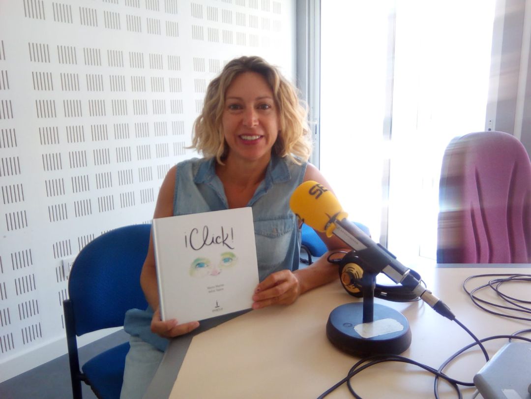 Marta Martín en Radio Huelva. Marta Martín en Radio Huelva.