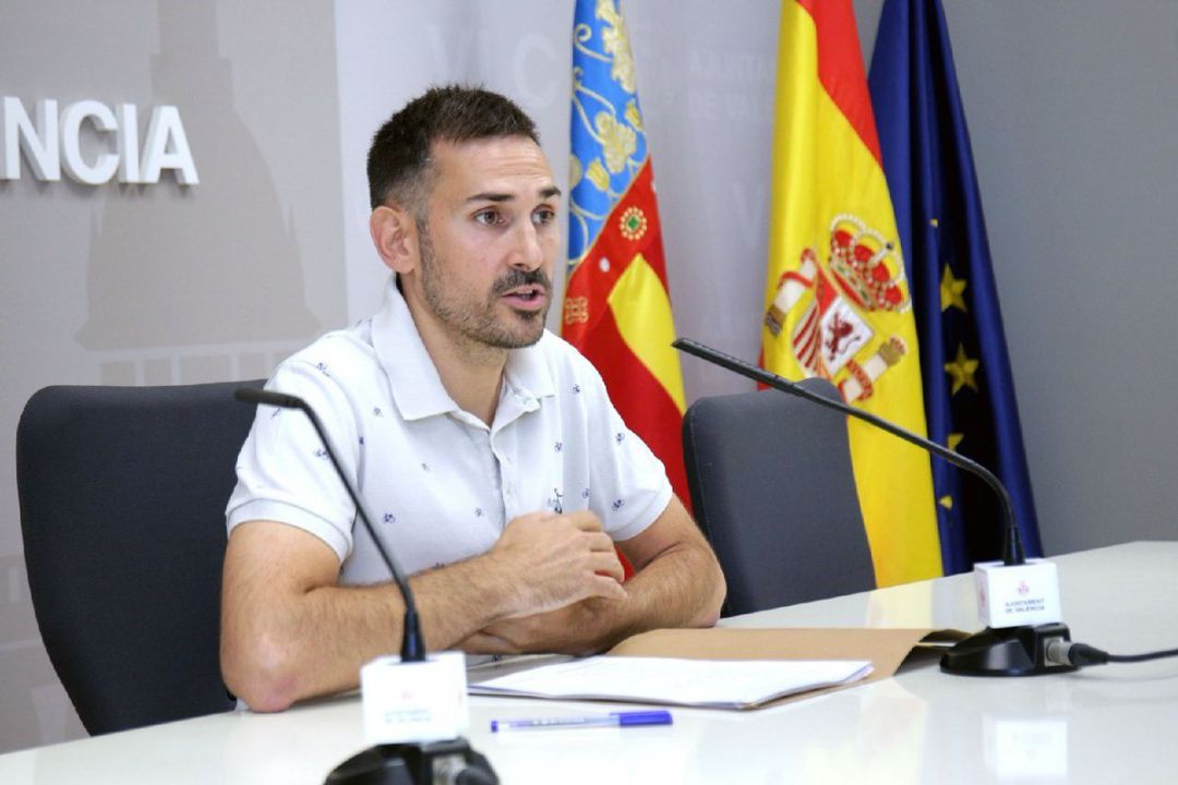 El Ayuntamiento de Valencia exige a las propiedades de una veintena de solares que los limpien inmediatamente El Ayuntamiento de Valencia exige a las propiedades de una veintena de solares que los limpien inmediatamente