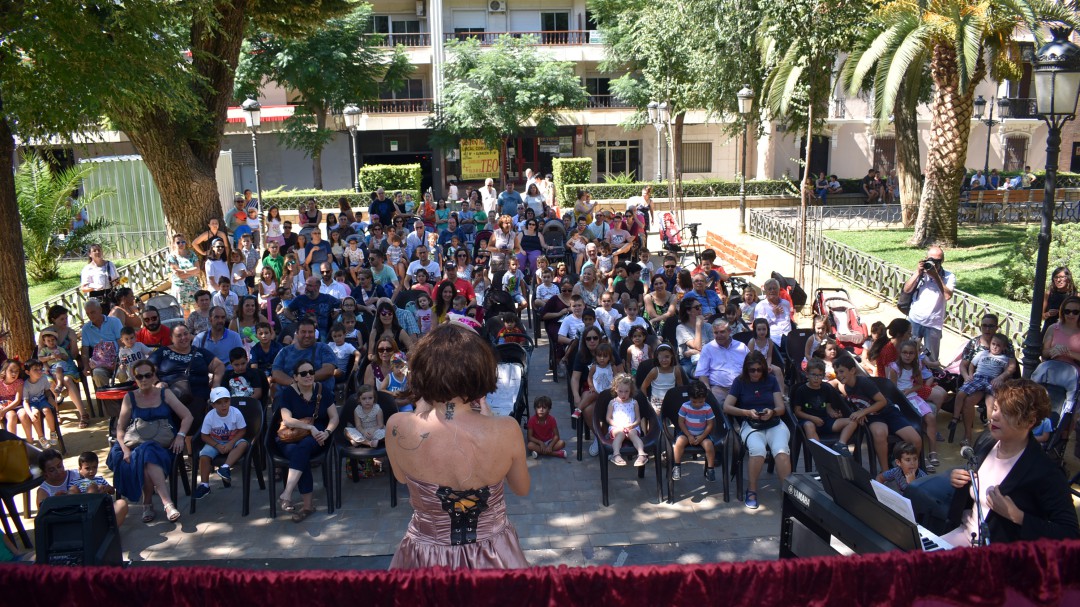 Los Jardines del Prado se llenan de niños, música y payasos