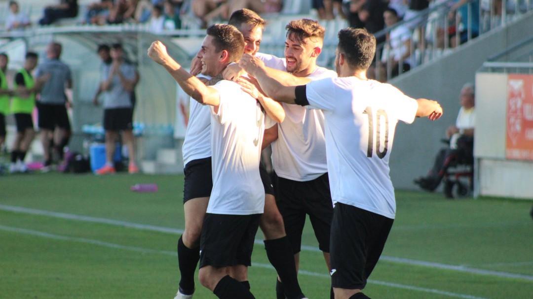 El Conquense toma ventaja ante La Roda en las semifinales del Trofeo de la Junta