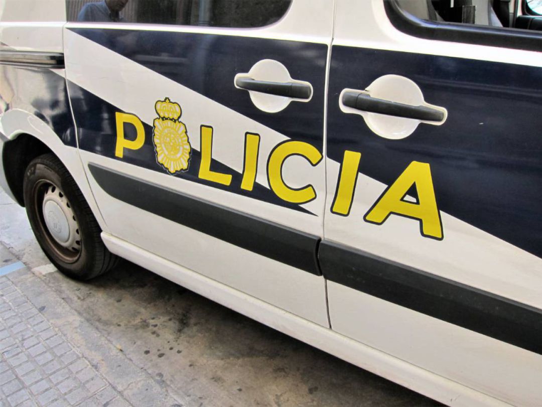 Furgón de la Policía Nacional. Furgón de la Policía Nacional.