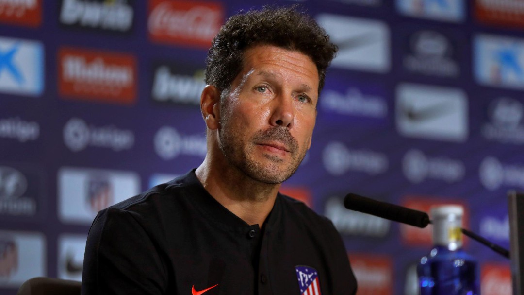 Simeone: "Me gustaría que se queden y que vengan todos los buenos futbolistas"