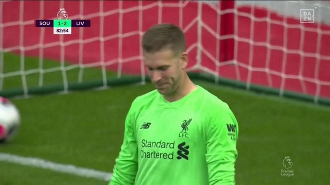Adrián San Miguel, cabizbajo tras el golpe del Southampton Adrián San Miguel, cabizbajo tras el golpe del Southampton