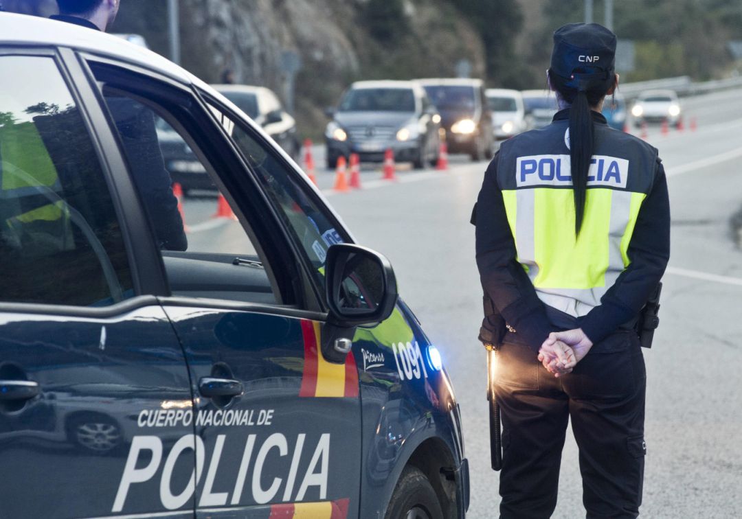 Desalojadas 20 personas por daños estructurales en un edificio de viviendas en Arona