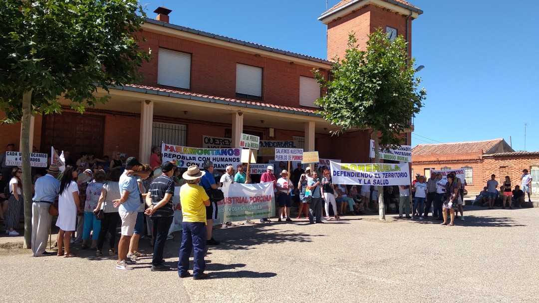 Nueva movilización contra las macrogranjas porcinas en Santovenia del Esla