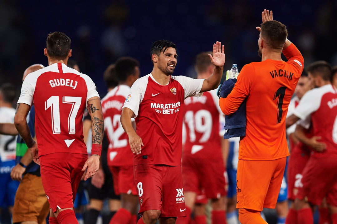 Nolito y Vaclik celebrando la victoria del Sevilla Nolito y Vaclik celebrando la victoria del Sevilla