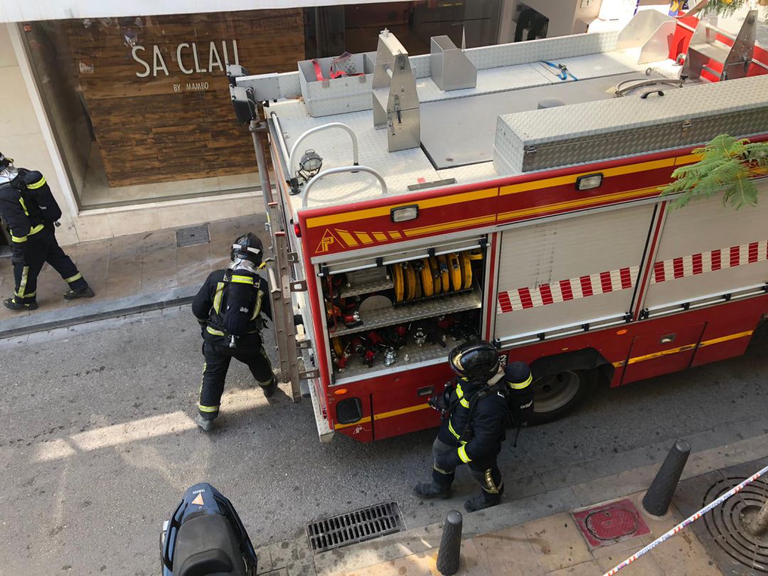 Los bomberos han recibido el aviso a las 11:53 Los bomberos han recibido el aviso a las 11:53