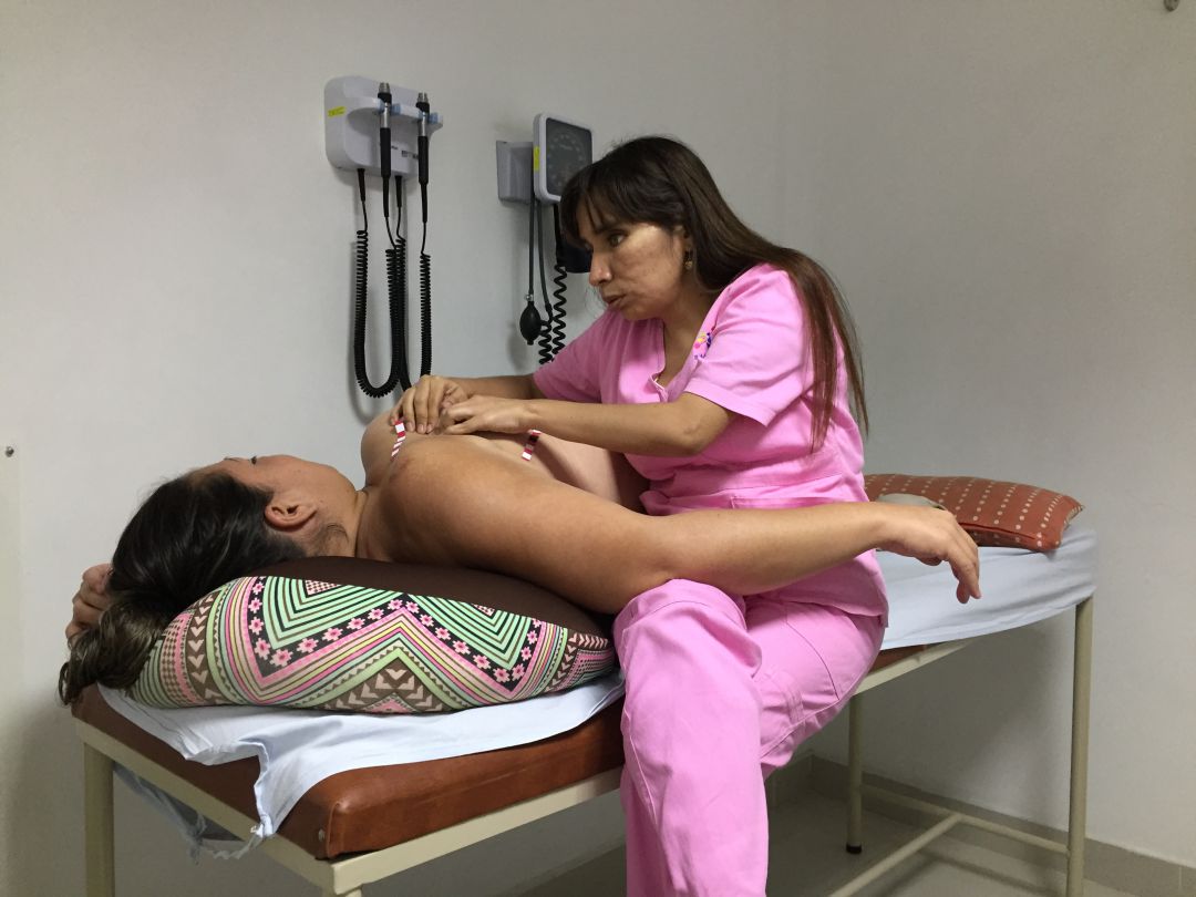Las manos que ven el cáncer de mama Las manos que ven el cáncer de mama
