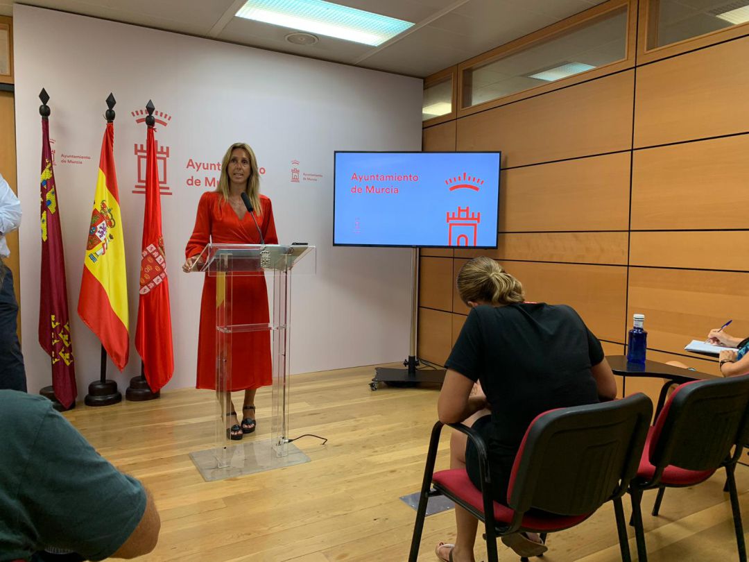 La concejala de Derechos Sociales y Familia, Pilar Torres, en la presentación del Plan de Infancia y Adolescencia del Ayuntamiento de Murcia La concejala de Derechos Sociales y Familia, Pilar Torres, en la presentación del Plan de Infancia y Adolescencia del Ayuntamiento de Murcia