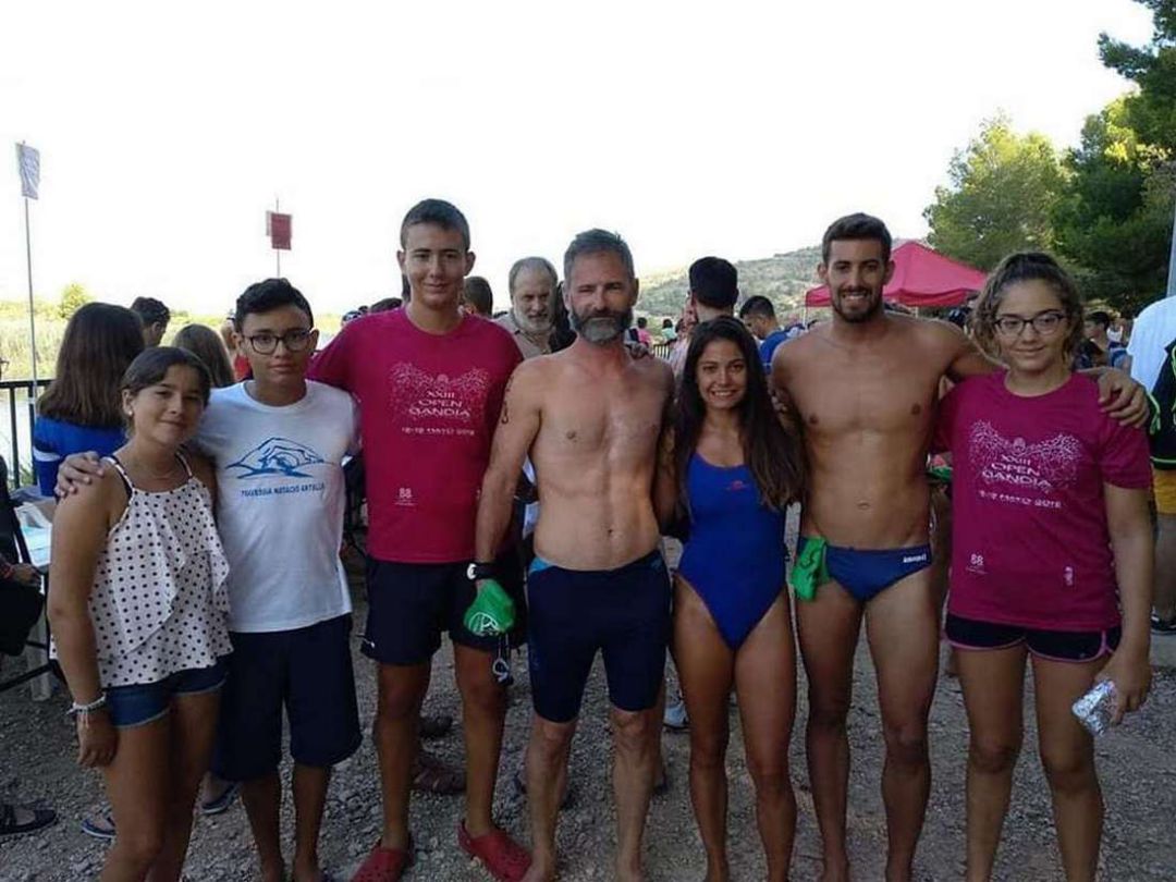 Maëna, Alejandro, Kiko, Jean Philippe, Sara, Joan y Carla en Antella Maëna, Alejandro, Kiko, Jean Philippe, Sara, Joan y Carla en Antella