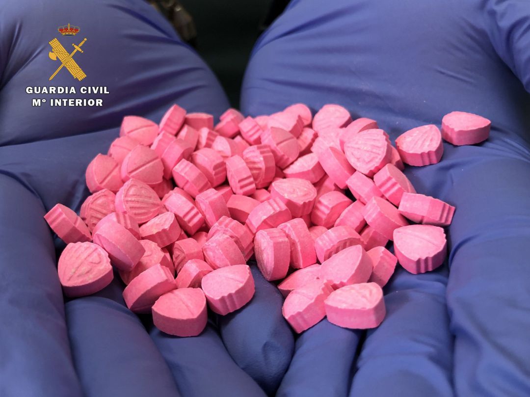 Detenida en Agoncillo (La Rioja) una burgalesa que escondía un centenar de pastillas de éxtasis en sus axilas. Detenida en Agoncillo (La Rioja) una burgalesa que escondía un centenar de pastillas de éxtasis en sus axilas.