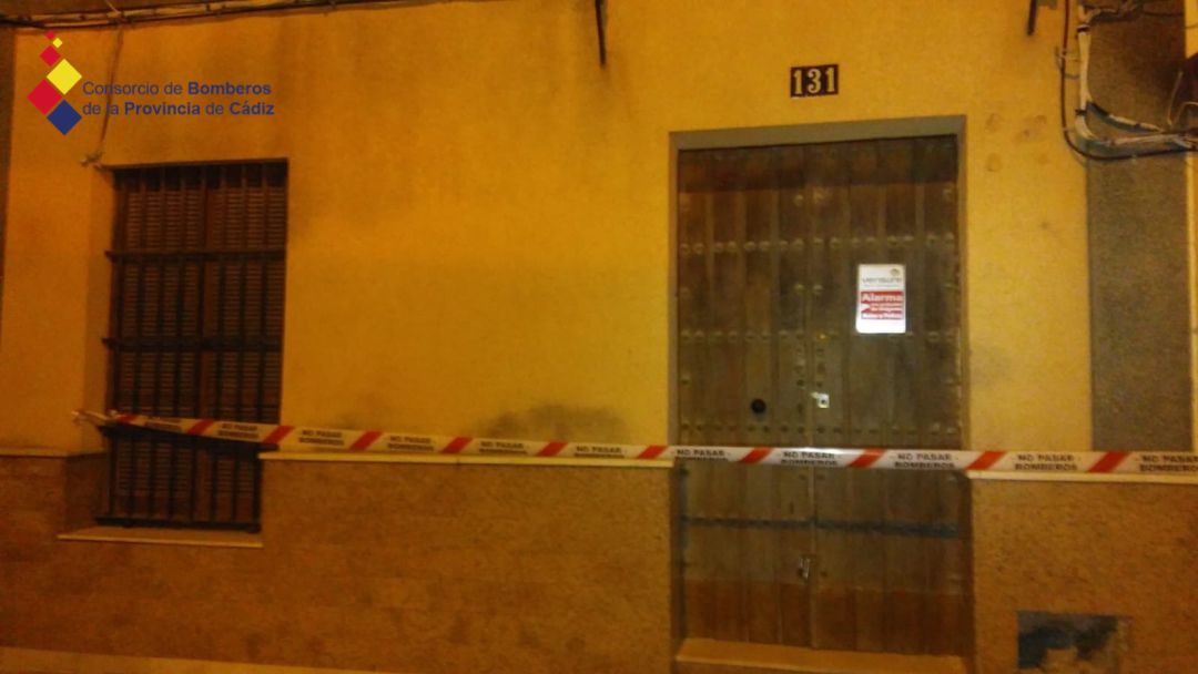 Casa precintada afectada por el incendio Casa precintada afectada por el incendio