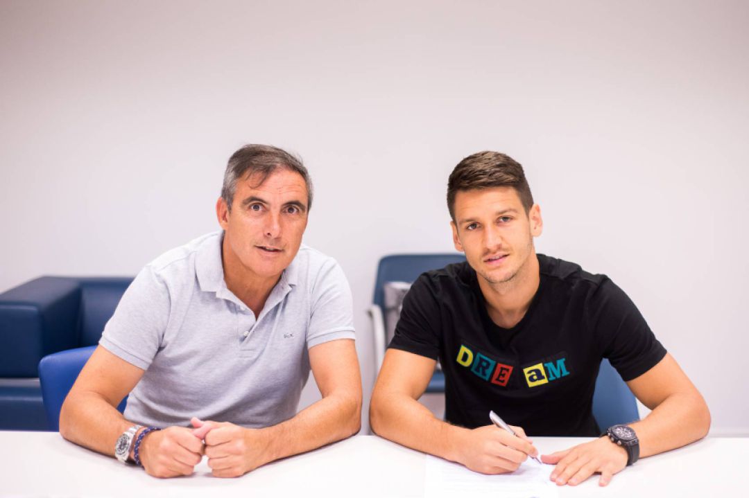 Manolo Salvador y Radoja en la firma del contrato Manolo Salvador y Radoja en la firma del contrato