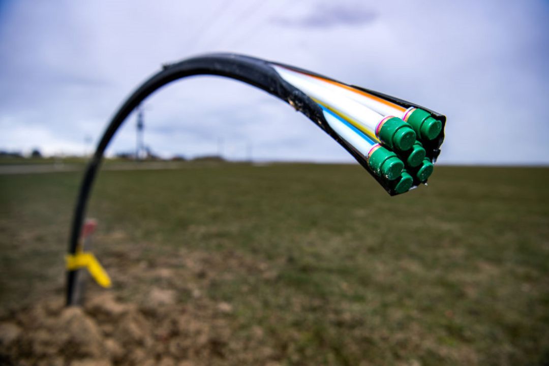 Fibra óptica y cajeros electrónicos contra la despoblación rural en Castilla-La Mancha: Fibra óptica y cajeros electrónicos contra la despoblación rural Fibra óptica y cajeros electrónicos contra la despoblación rural en Castilla-La Mancha: Fibra óptica y cajeros electrónicos contra la despoblación rural