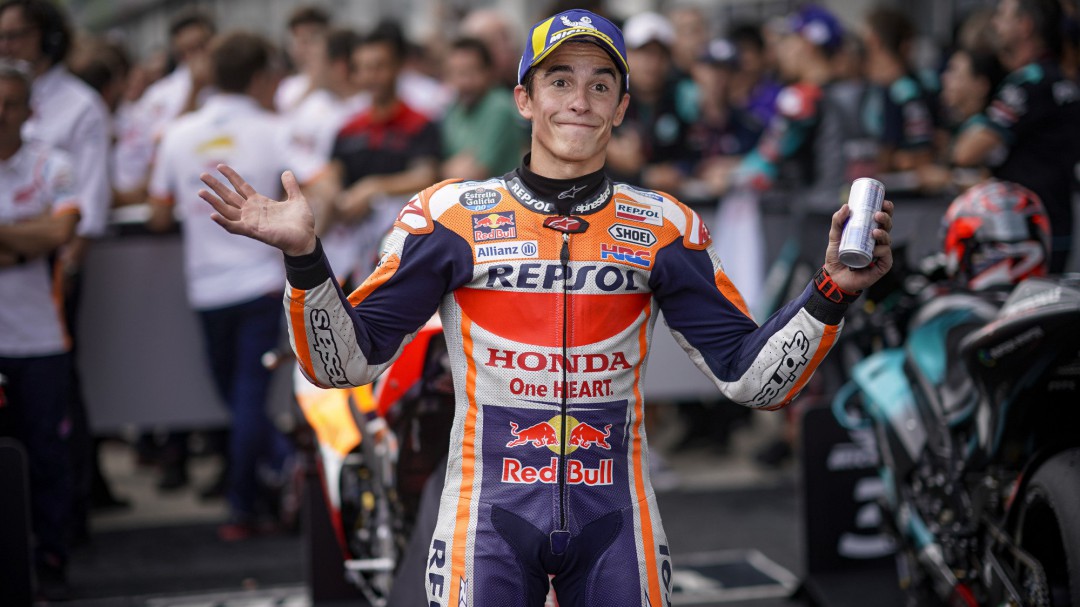 Marc Márquez da un toque de atención a Jorge Lorenzo en Silverstone