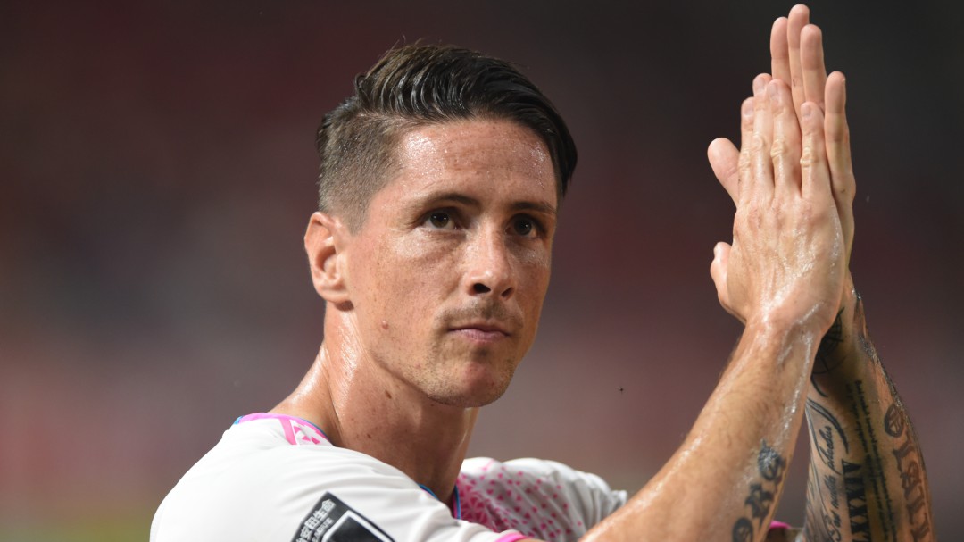 El mundo del fútbol se despide en las redes sociales del delantero