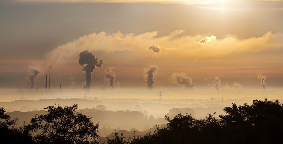 La emision de gases contaminantes, una de las grandes causas del cambio climatico La emision de gases contaminantes, una de las grandes causas del cambio climatico