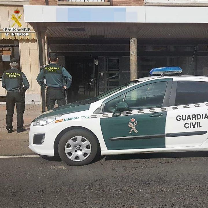 Detenido el presunto autor de varios robos con fuerza en Cacabelos