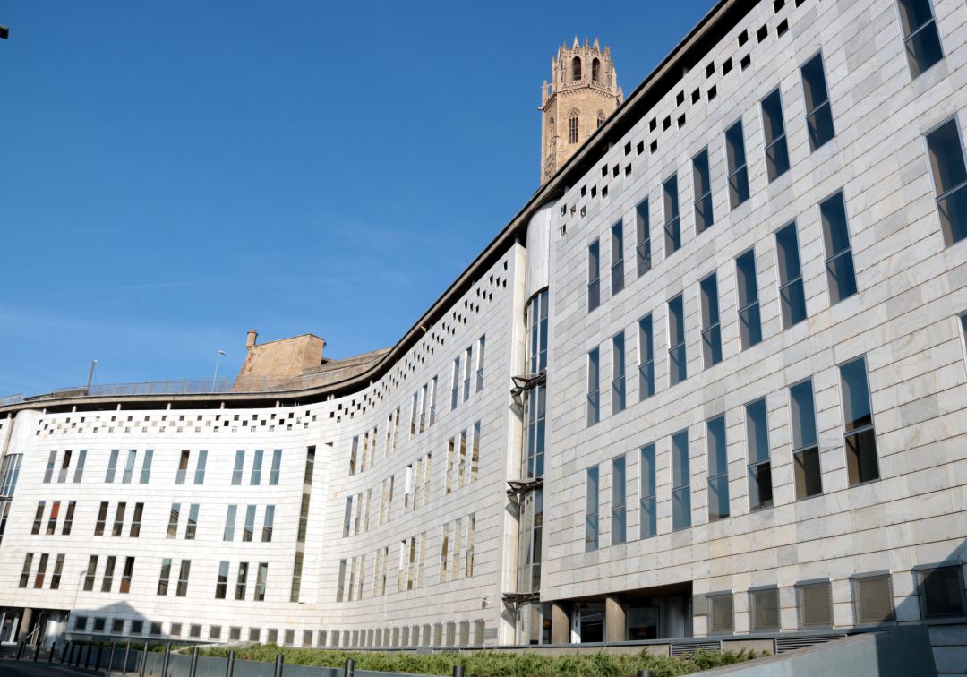 Presó sense fiança per als pares del nadó que segueix molt greu a l'hospital
