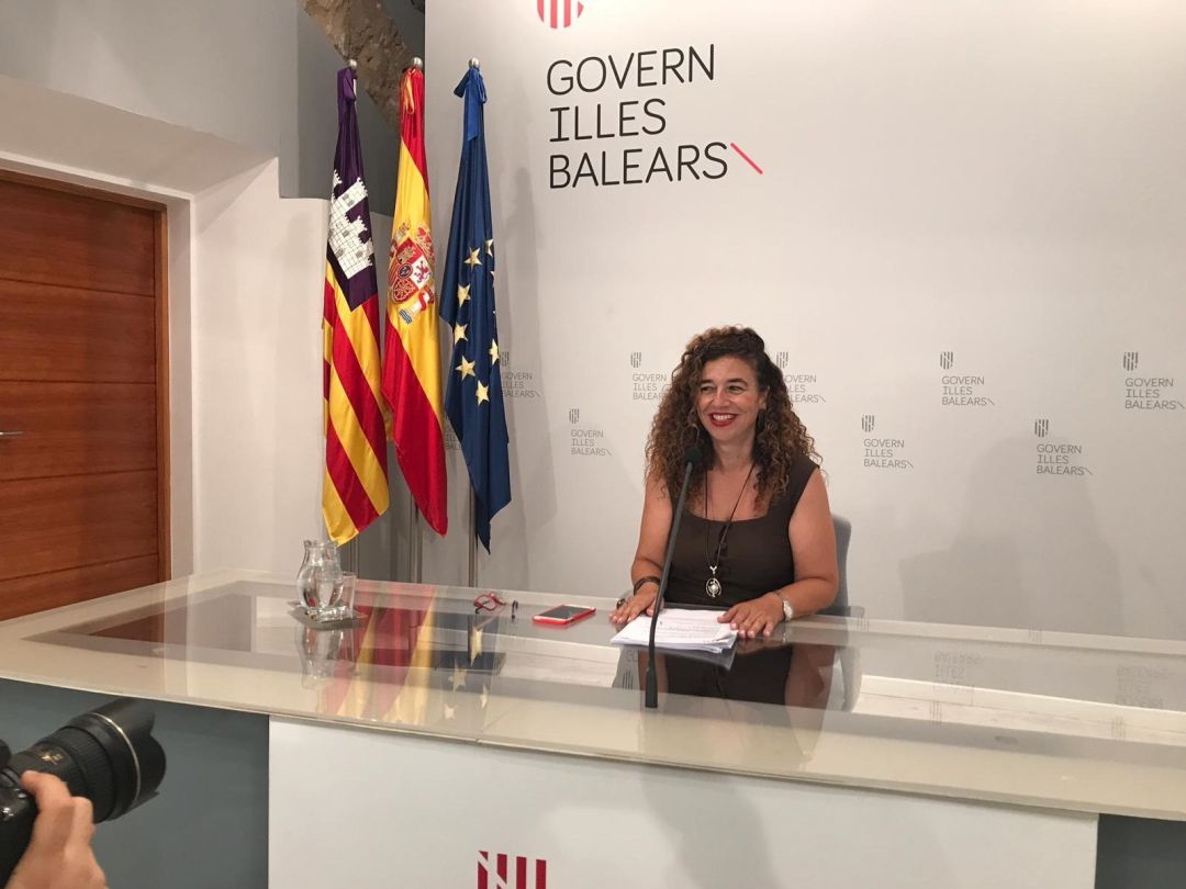 El Govern reitera su disposición a acoger a los inmigrantes del Open Arms El Govern reitera su disposición a acoger a los inmigrantes del Open Arms
