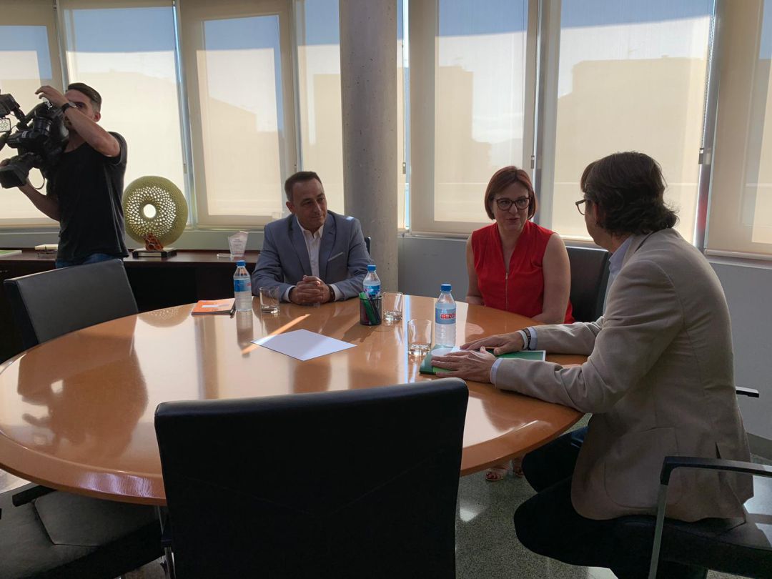La vicepresidenta regional, Isabel Franco, durante su reunión con el presidente nacional de Plena Inclusión, el cartagenero Santiago López La vicepresidenta regional, Isabel Franco, durante su reunión con el presidente nacional de Plena Inclusión, el cartagenero Santiago López