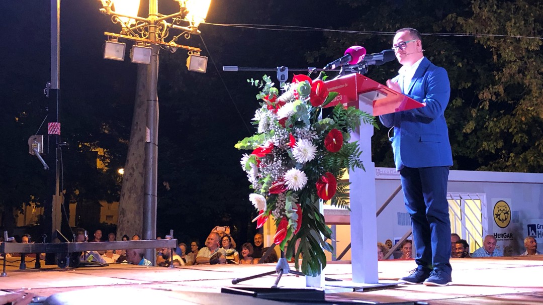 Carlos Martínez manda un mensaje de integración y diversidad en el pregón de San Julián 2019