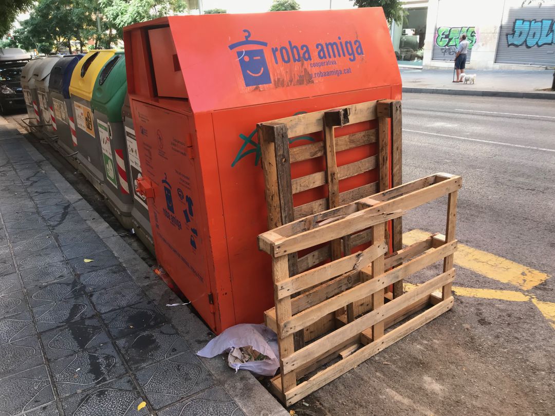 Les deixalles de gran tamany cada cop són més habituals als carrers de Tarragona. Les deixalles de gran tamany cada cop són més habituals als carrers de Tarragona.