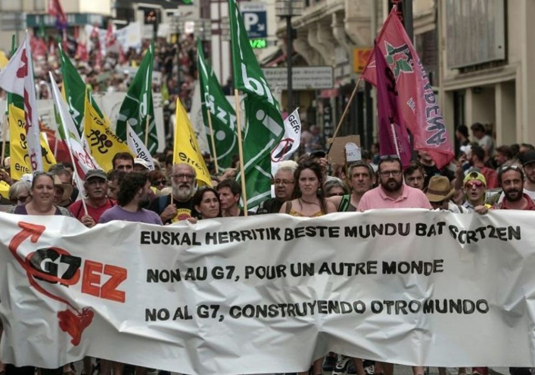 17 detenidos por los enfrentamientos entre la Policía y los manifestantes de la "Contracumbre"