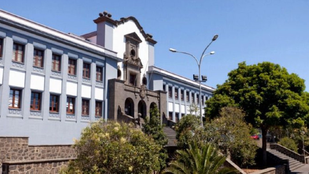 La ULL asume la jubilación masiva del 55 por ciento de su plantilla en cuatro años