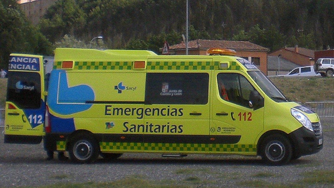 Dos heridos en una colisión entre dos turismos en Piñel de Arriba