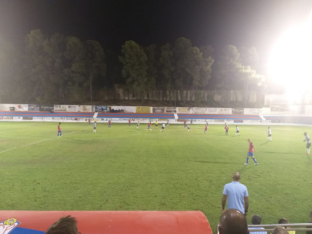 Amargo debut del Villarrobledo en Segunda B, derrota (0-2) ante la Balompedica Linense Amargo debut del Villarrobledo en Segunda B, derrota (0-2) ante la Balompedica Linense