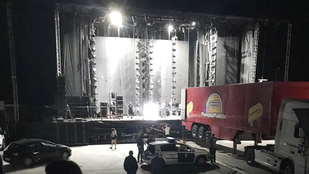 Suspenden la actuación de las fiestas de Caboalles por la muerte de un montador de la orquesta