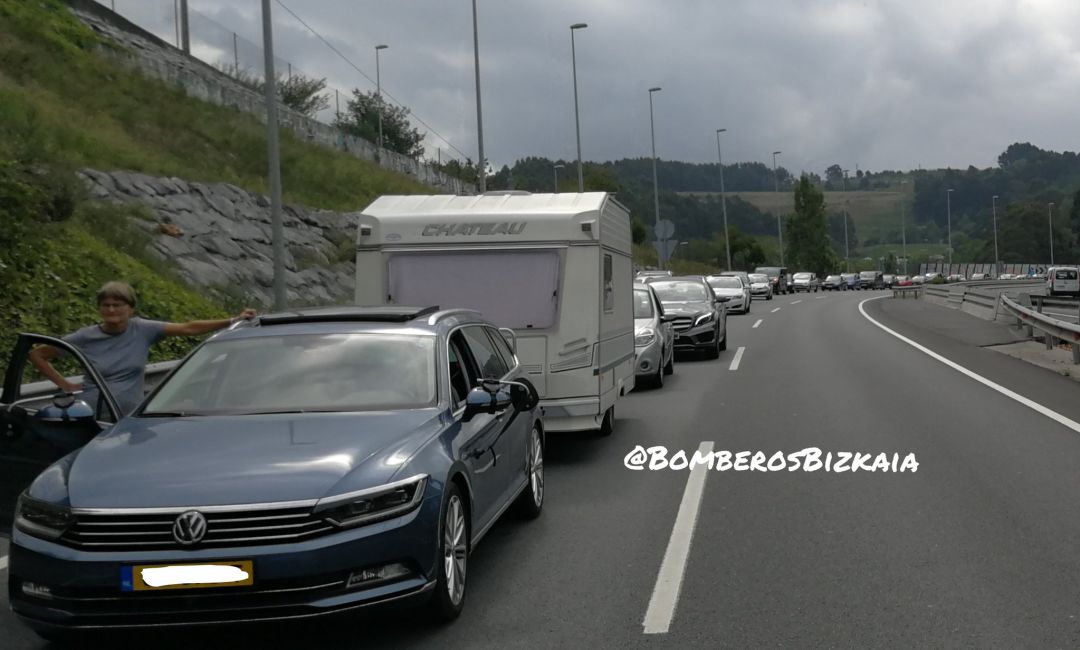 Cortan el tráfico en Getxo durante una hora por un intento de suicidio Cortan el tráfico en Getxo durante una hora por un intento de suicidio