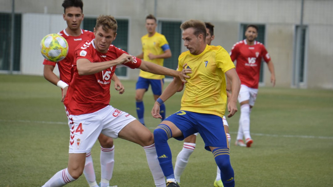 El Real Murcia se deja los tres puntos en Cádiz