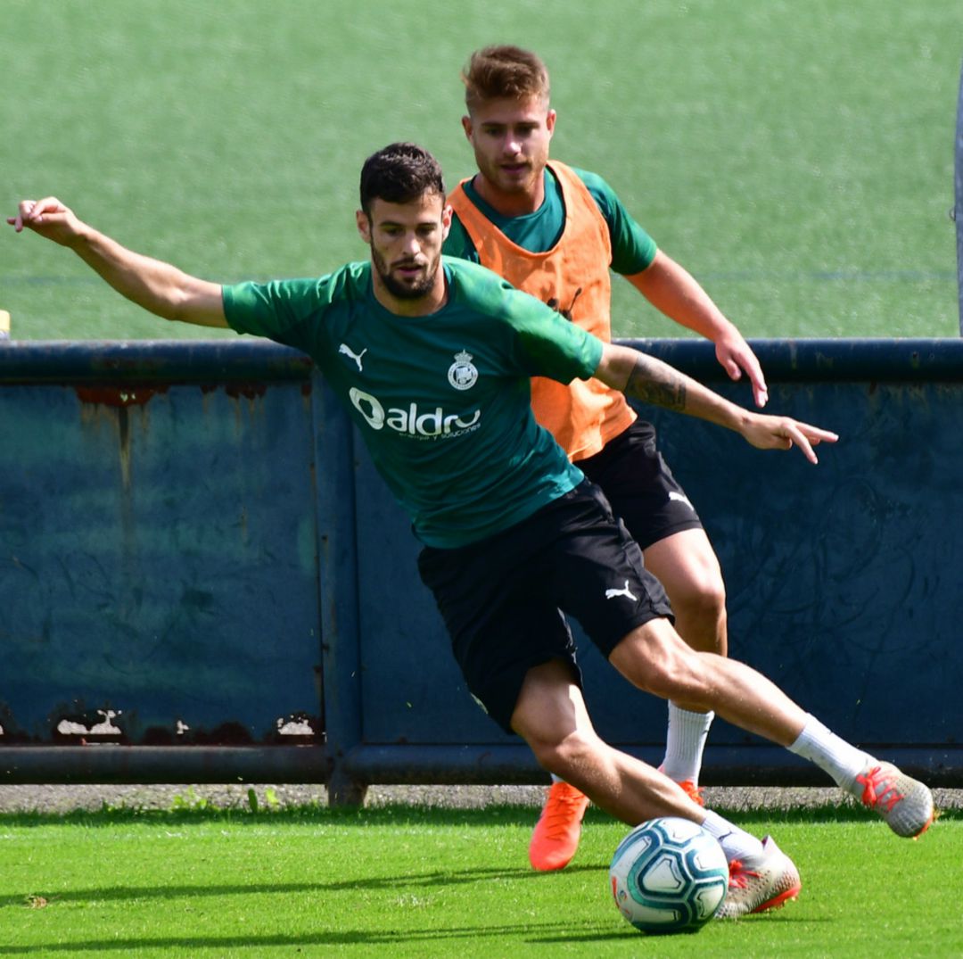 Moi Delgado, titular las dos primeras jornadas, podría perderse el partido de Las Palmas. Moi Delgado, titular las dos primeras jornadas, podría perderse el partido de Las Palmas.