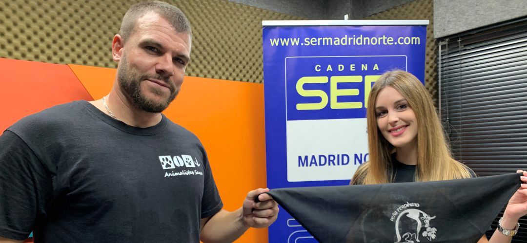 Iván Flores y Celia Corteguira de la peña animalista Ferdinand de Sanse Iván Flores y Celia Corteguira de la peña animalista Ferdinand de Sanse
