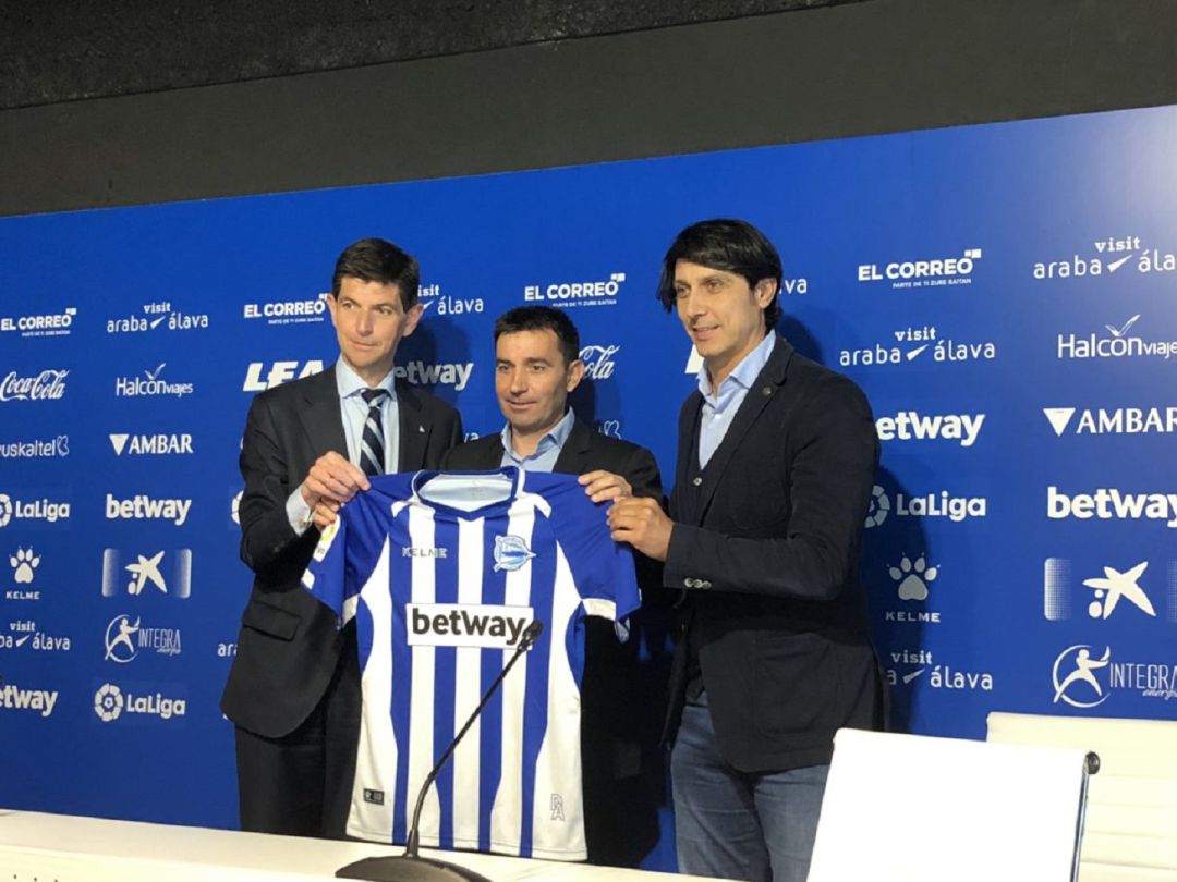 Asier Garitano y Sergio Fernández trabajan en el cierre de la plantilla. Asier Garitano y Sergio Fernández trabajan en el cierre de la plantilla.