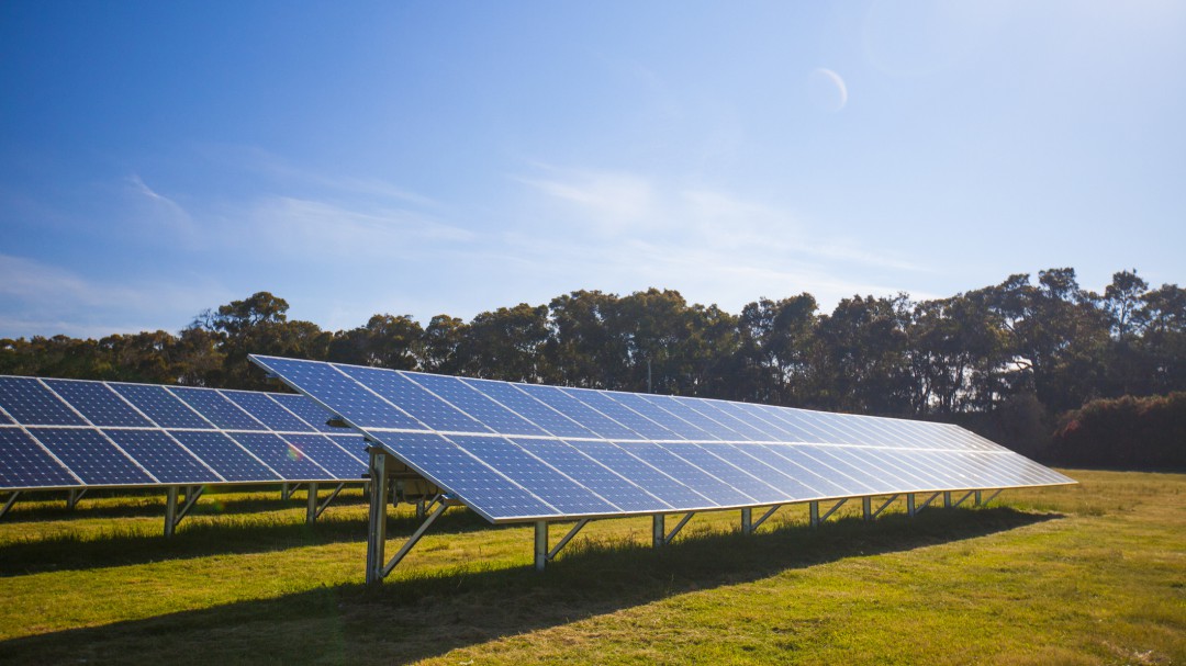 Los parques solares autorizados superan ya la programación del gobierno para 2030