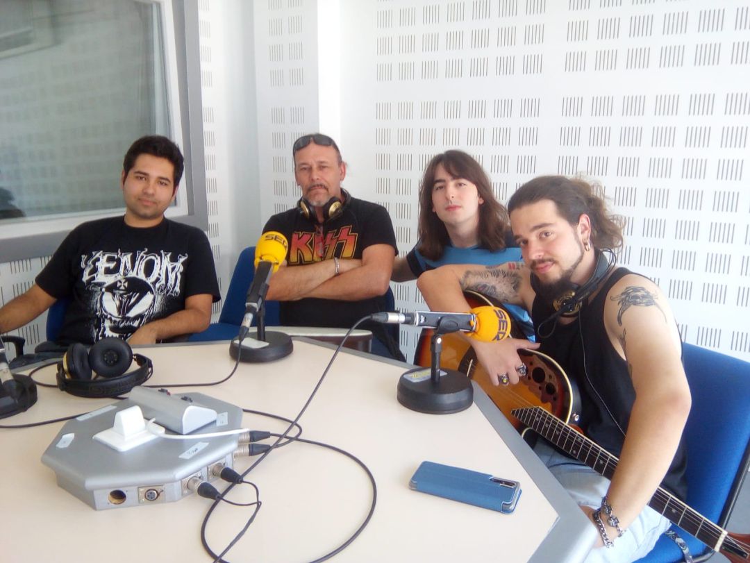 'Fate&Fortune' en los estudios de Radio Huelva. 'Fate&Fortune' en los estudios de Radio Huelva.