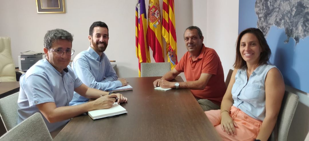 Un momento durante la reunión Un momento durante la reunión
