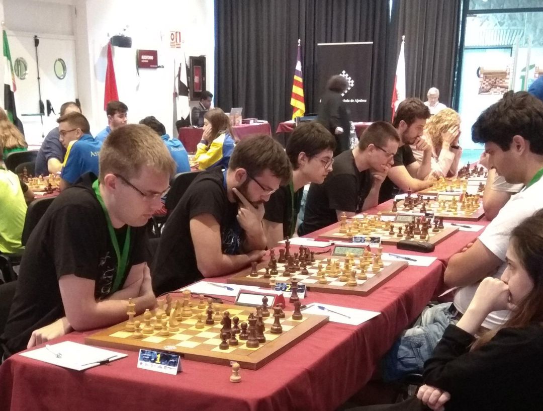 Es la Primera vez en la historia que participa un conjunto ourensano,el Xadrez Ourense, también es el máximo embajador gallego a nivel equipos Es la Primera vez en la historia que participa un conjunto ourensano,el Xadrez Ourense, también es el máximo embajador gallego a nivel equipos