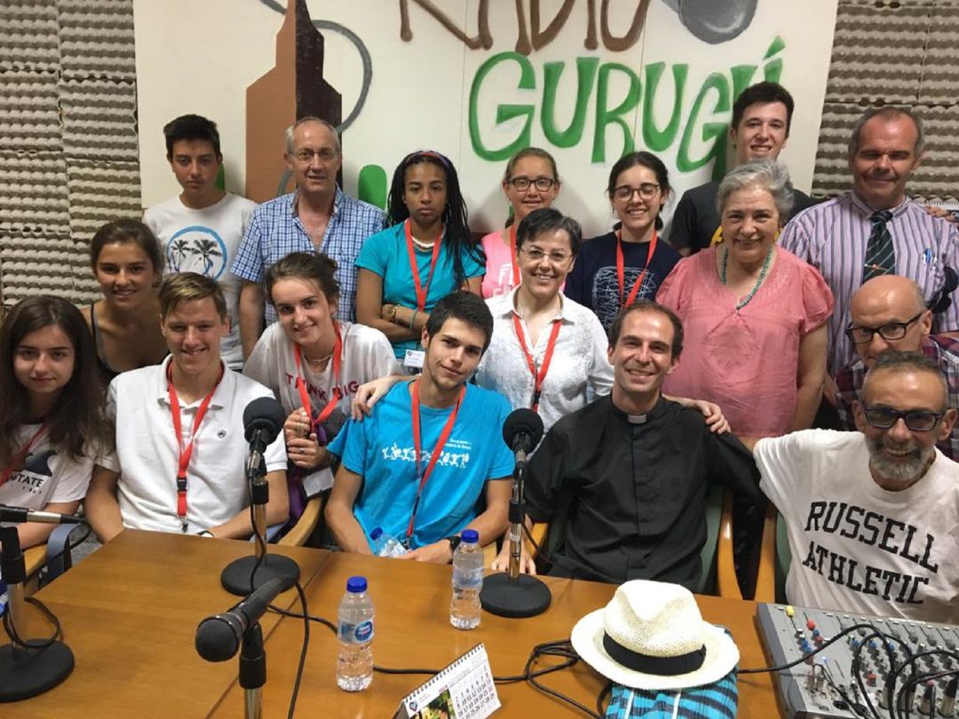 Joóvenes voluntarios de una parroquia de Burgos en Hermanas Hospitalarias Palencia Joóvenes voluntarios de una parroquia de Burgos en Hermanas Hospitalarias Palencia