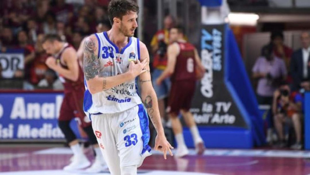 Polonara celebra una acción con la camiseta del Dinamo Sassari. Polonara celebra una acción con la camiseta del Dinamo Sassari.