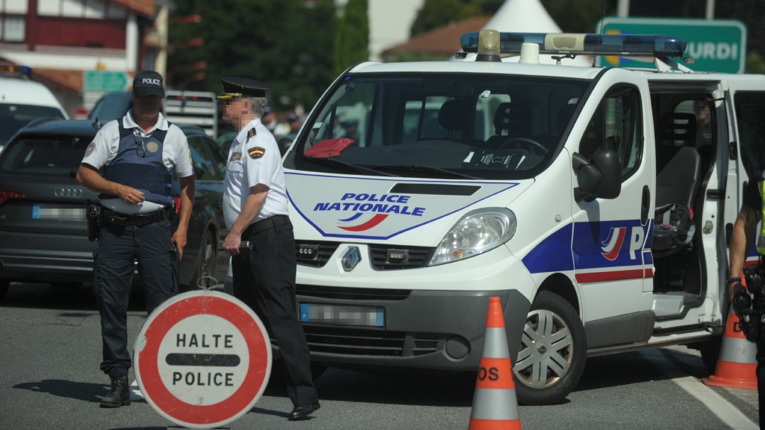 Hallan un zulo con explosivos en Francia que la policía atribuye a ETA