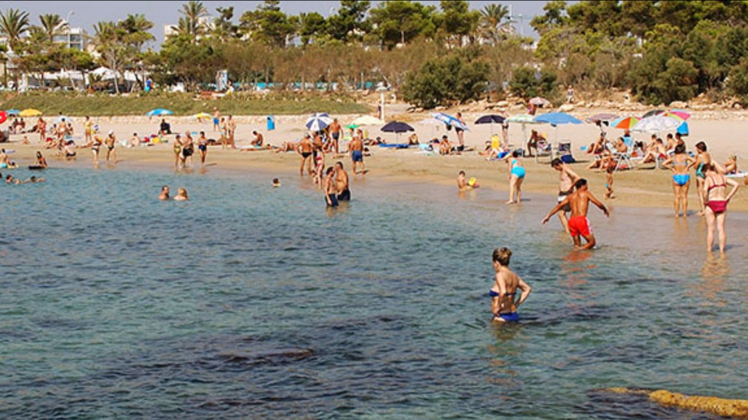 Las cinco playas cerradas por bacterias fecales, aptas de nuevo para el baño