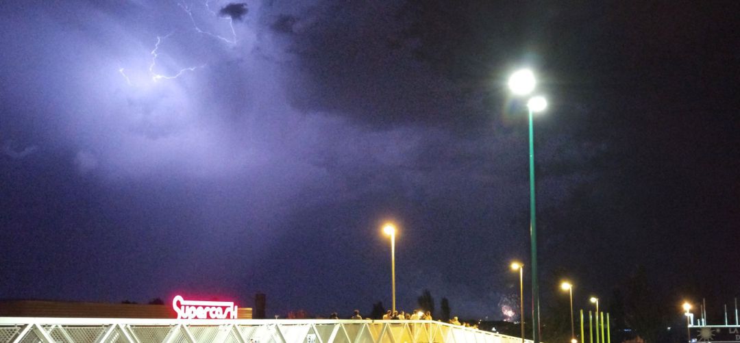 Una tormenta eléctrica Una tormenta eléctrica