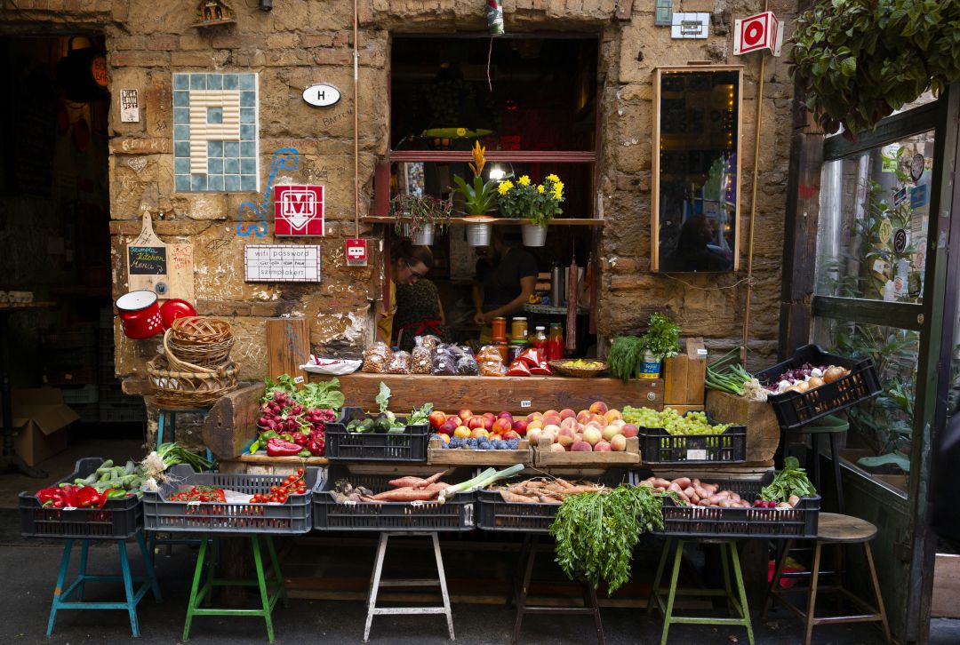 Mercado de Szimpla, Budapest, Hungría. Mercado de Szimpla, Budapest, Hungría.
