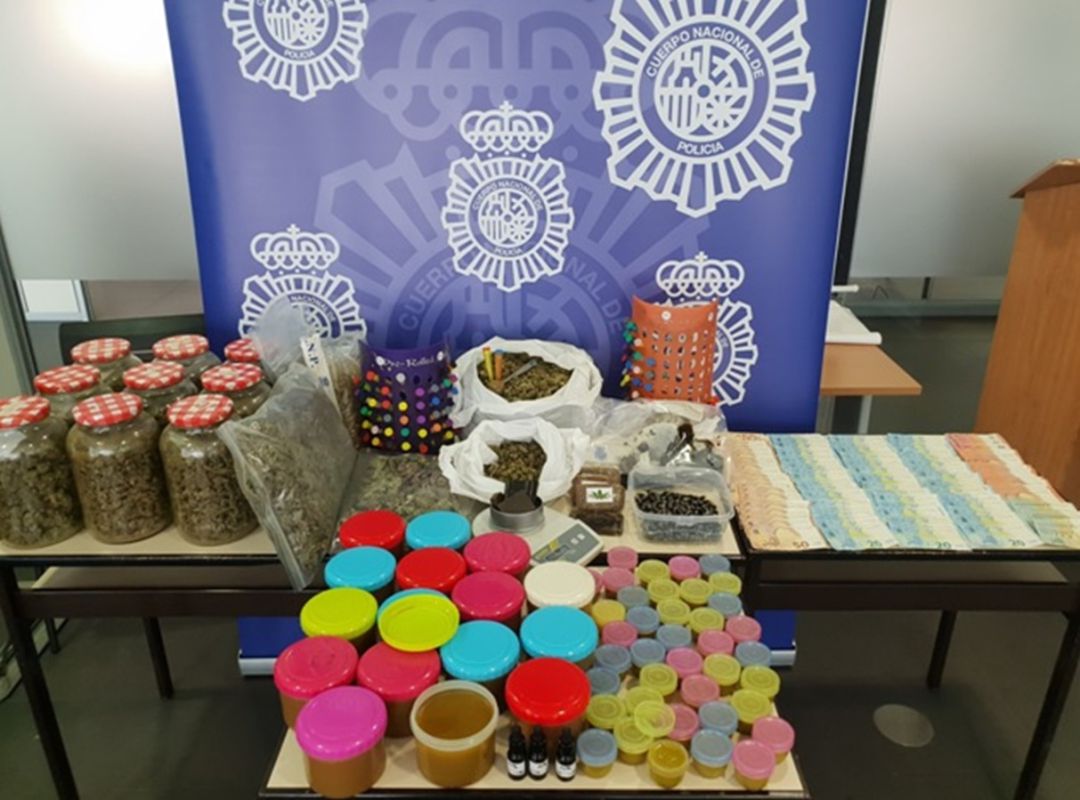 La Policía Nacional clausura un club cannábico en Benalúa y detiene a seis personas La Policía Nacional clausura un club cannábico en Benalúa y detiene a seis personas