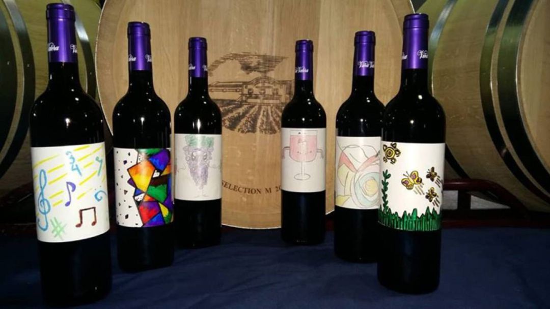 Las etiquetas del vino solidario las ilustran estudiantes ribereños Las etiquetas del vino solidario las ilustran estudiantes ribereños