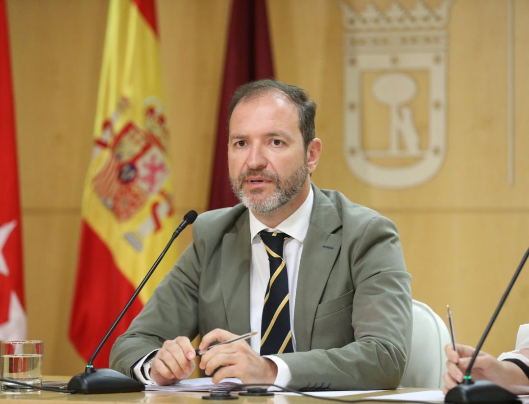El Ayuntamiento no regulará los pisos turísticos hasta que la justicia decida sobre el plan de Carmena El Ayuntamiento no regulará los pisos turísticos hasta que la justicia decida sobre el plan de Carmena